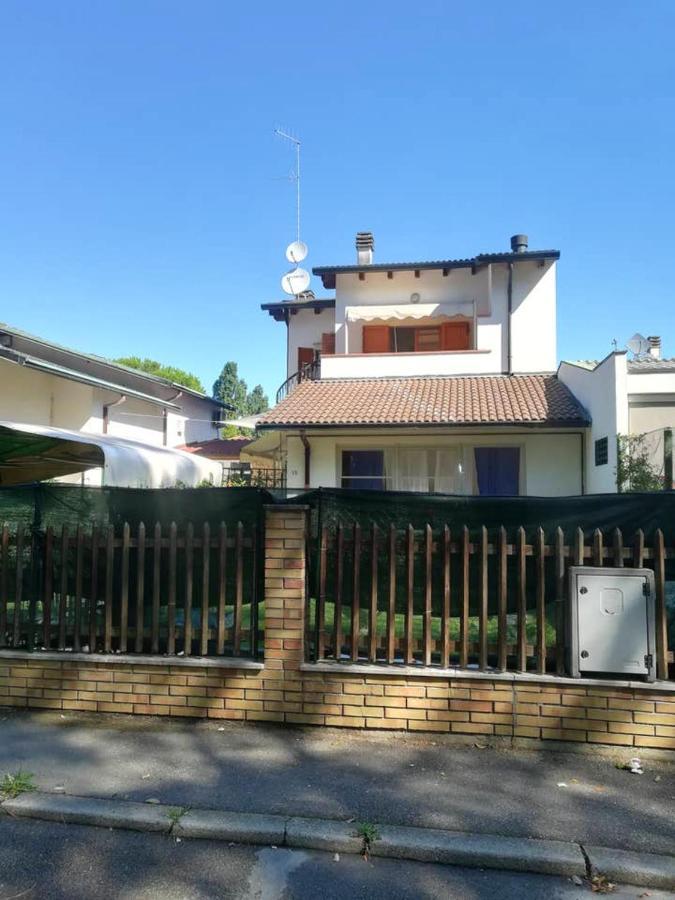 Charming House In Marina Di Ravenna With Fenced Garden Villa Exterior photo