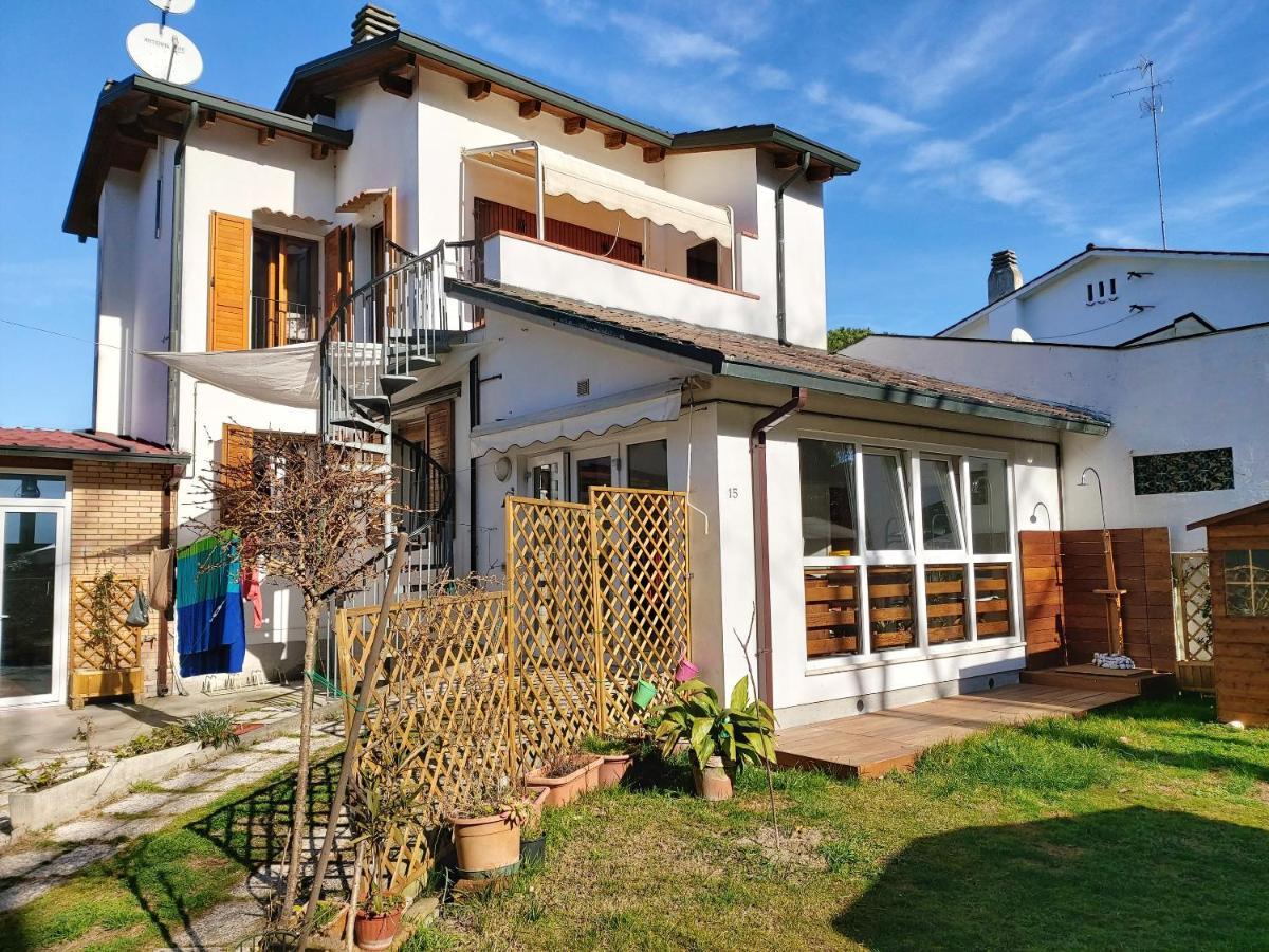 Charming House In Marina Di Ravenna With Fenced Garden Villa Exterior photo